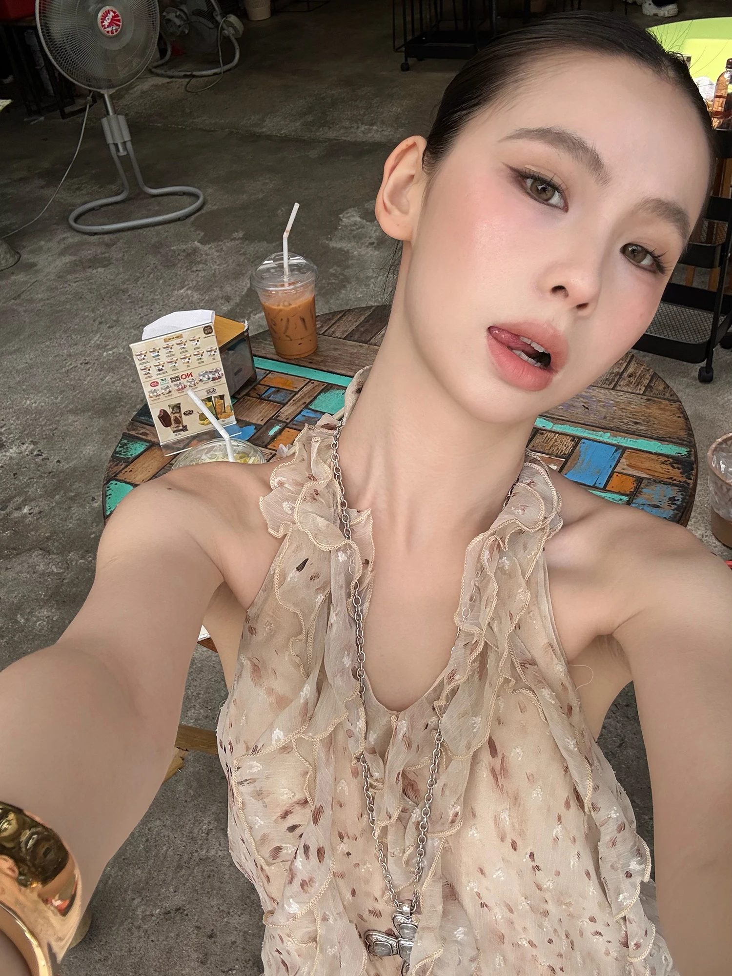 Design Sensation Spot Neck Hanging Sleeveless Vest Top Women's New 2026 Summer Elegant Irregular Floral Print Casual Wear
