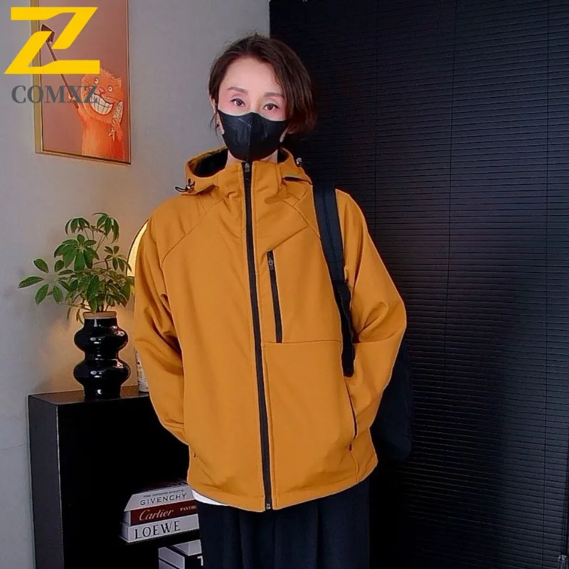 

COMXZ 2025 Men Women Hiking Windbreaker Waterproof Windproof American Style Couple Fashion Softshell Jacket Hooded Trench Coat