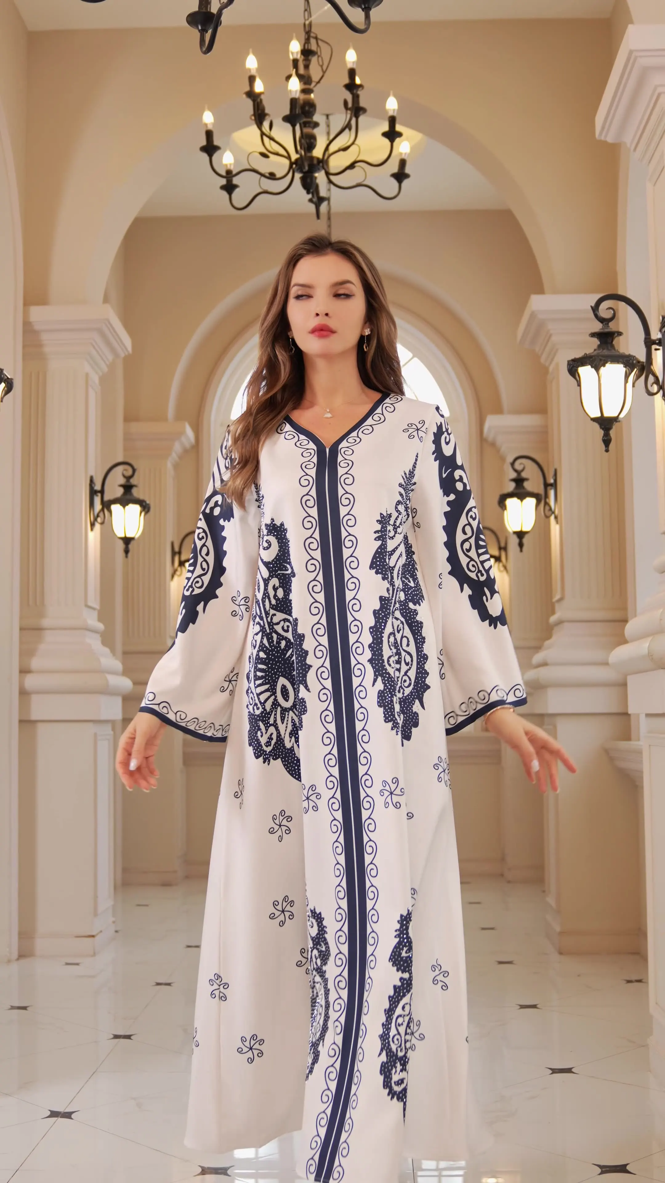 

Middle Eastern Muslim Robe Women Dubai is very suitable for daily wear suitable for all seasons Turkish abaya hot diamond robe