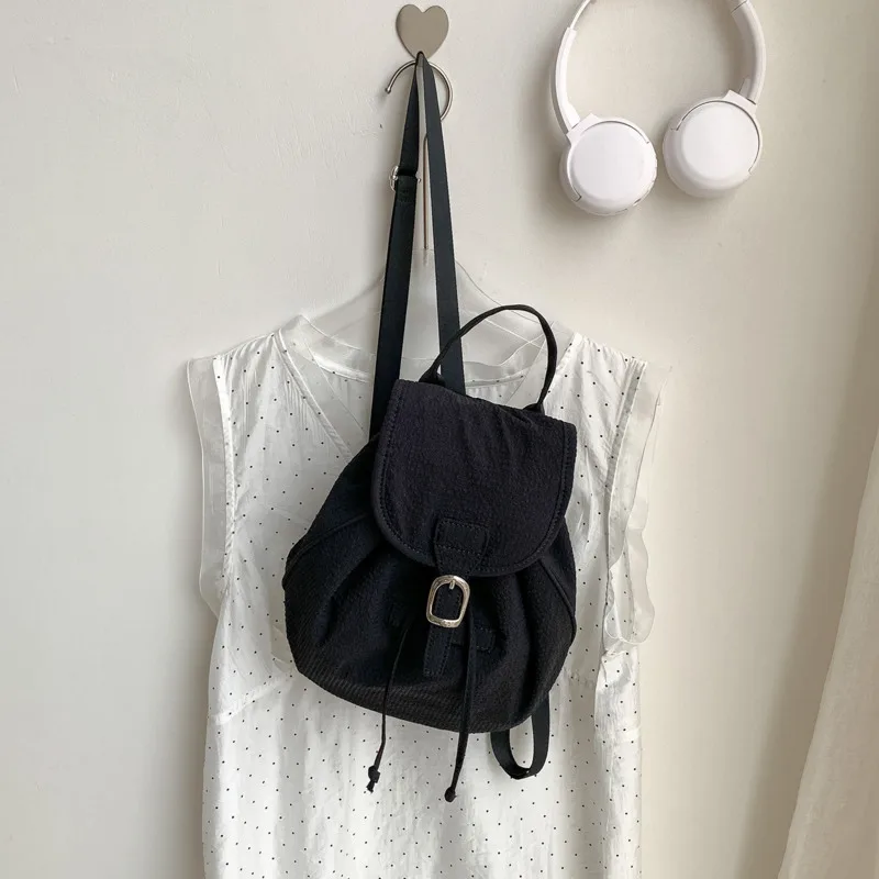 

2025 New Flip Cover Compact Nylon Backpack Design Sense Niche Ins Plaid Lightweight Stylish Fashion School Bag
