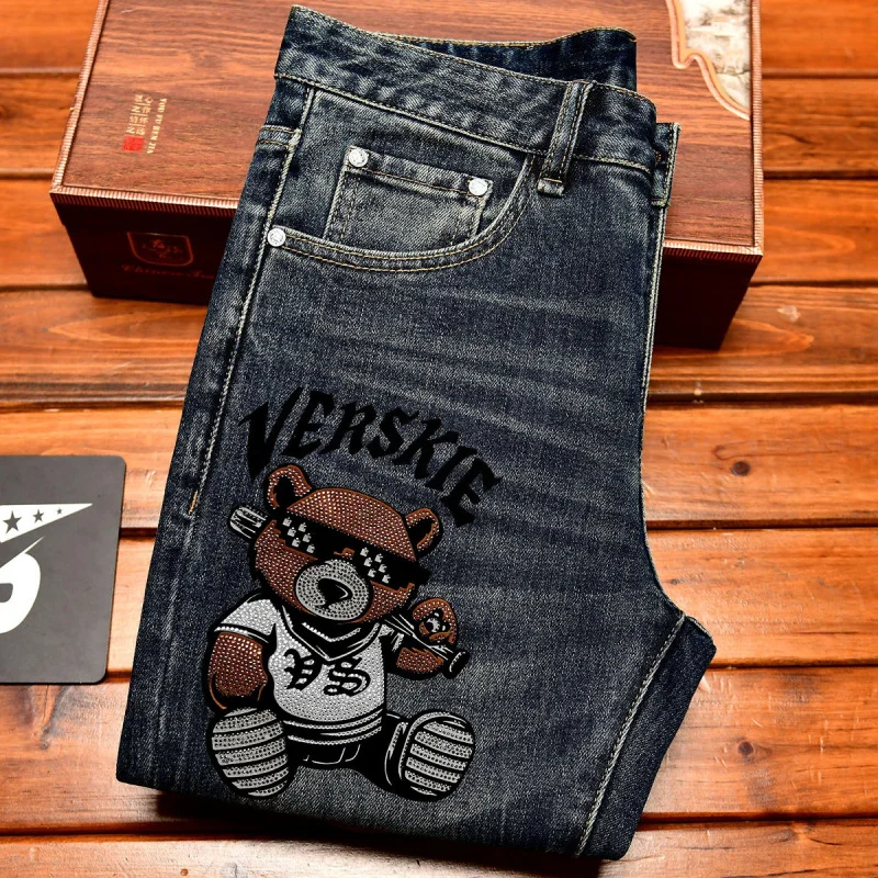 2025 الكورية نمط عصري جينز مطبوع الرجال سليم صالح نحيل الخريف ملابس للرجال موضة غير رسمية الشارع الرجعية السراويل الطويلة