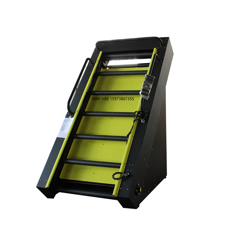 آلة اللياقة البدنية في صالة الألعاب الرياضية آلة تسلق السائر الكهربائية ، آلة تسلق الدرج للبيع