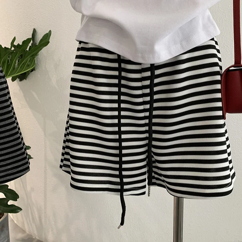 2026 Spring and Summer Contrasting Color Striped Casual Shorts Women's Summer High-waisted Straight-leg Hot Pants