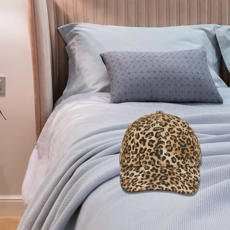Vintage Sunhat in Street with Full Cover Leopard Pattern Wide Curved Brim Suitable for Unisex Women Men