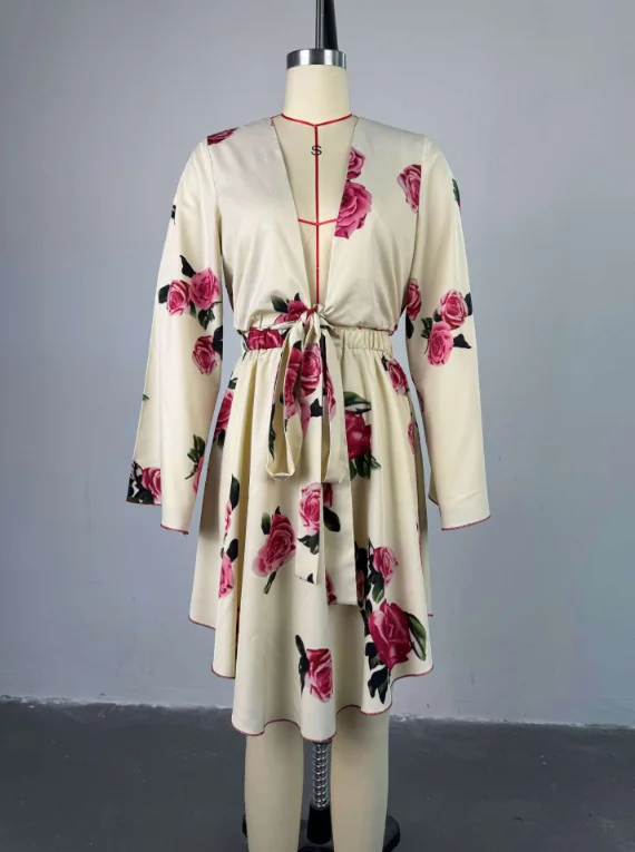 

Spring sweet and fresh printed V-neck flared sleeve lace up shirt top with high waist A-line skirt two-piece set for women's spr
