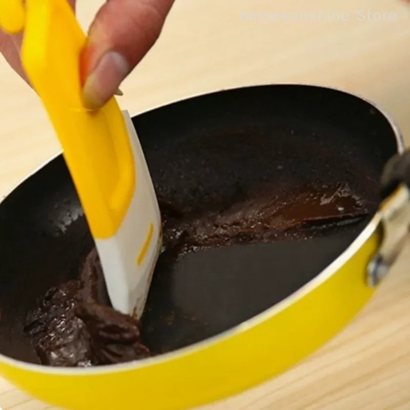 Kitchen Cleaning Scraper With Hanging Hole Portable Scraping Knife For Oil Stain Cleaner Rabbler Soft Silicone Head Drawknife
