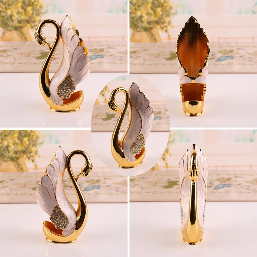 Elegant Fruit Base Holder with Flatware Spoon Set Perfect Addition to Your Dining Collection for Serving Desserts and Salads