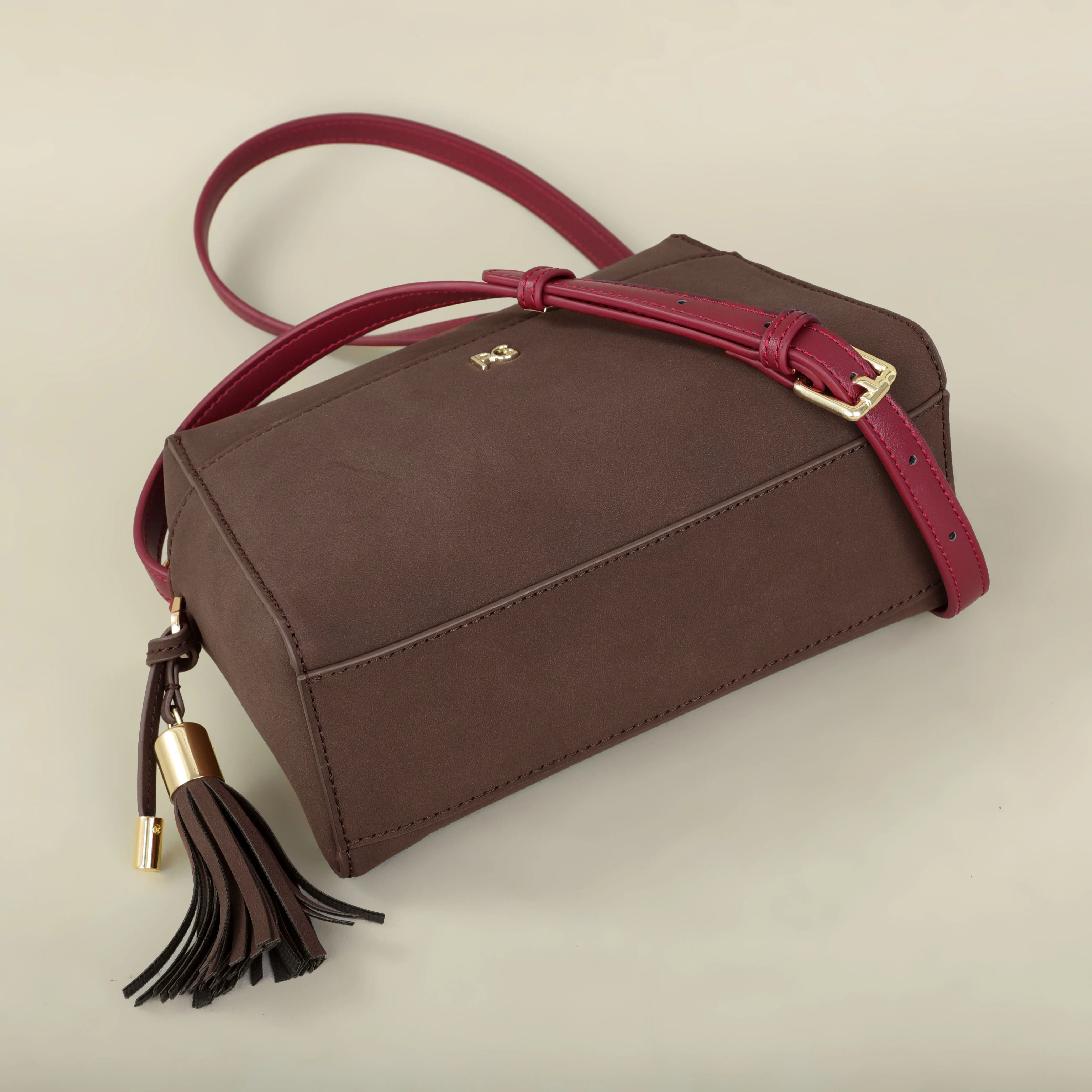 PG Lightweight Fall Classic 2026 Fashion Design Slash Bag High-End Minimalist Elegant Women's Classic Design Crossbody Bag