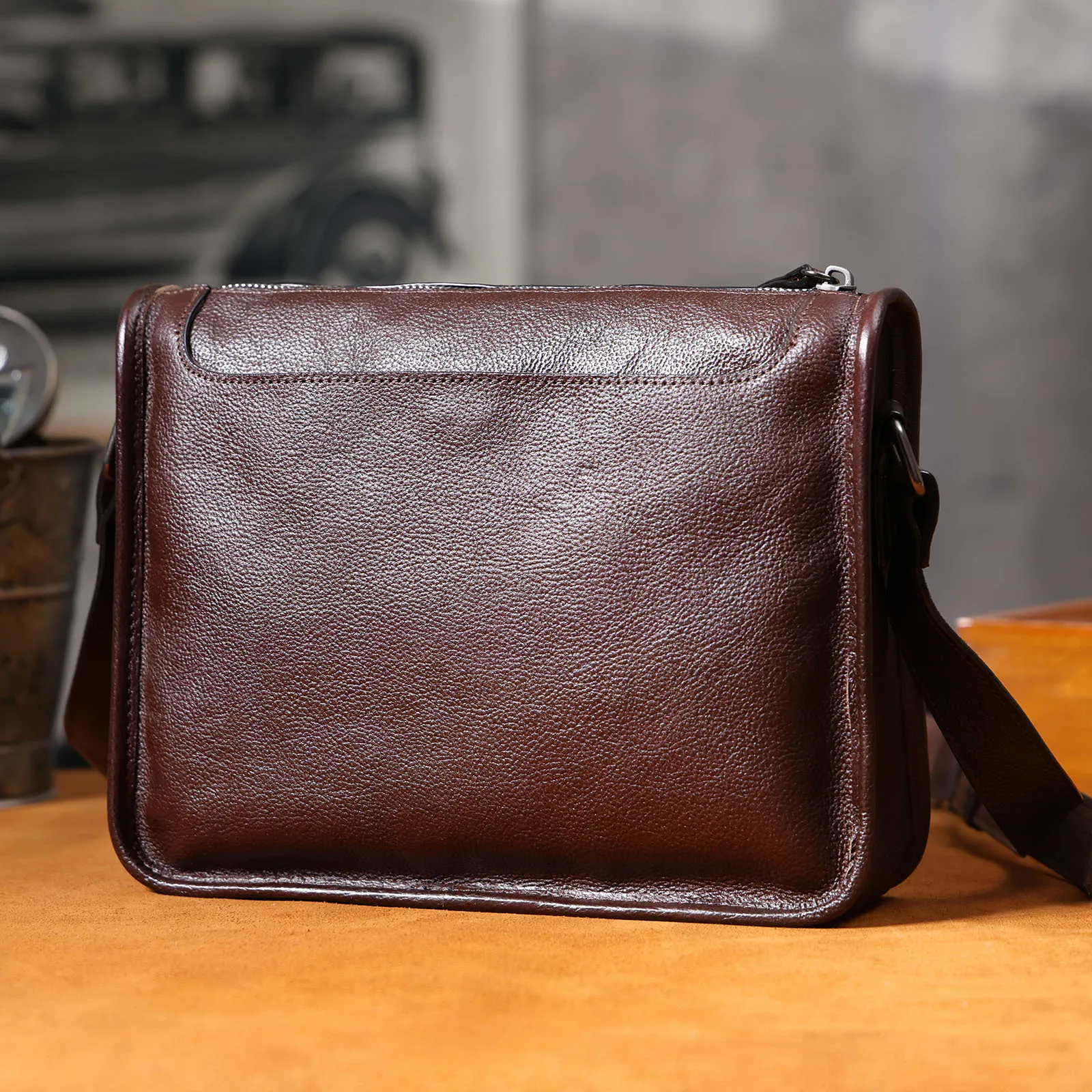 PNDME simple vintage high quality genuine leather men crossbody bag outdoor casual soft vegetable tanned cowhide shoulder bag