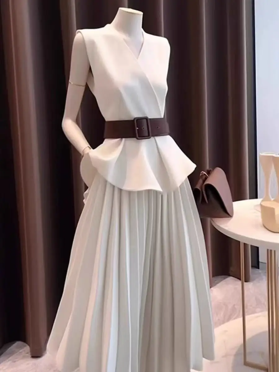 

Fashion Set For Women's Spring Summer New Small Fragrance Temperament Sleeveless Suit Top Pleated Skirt Two Piece Set With Belt