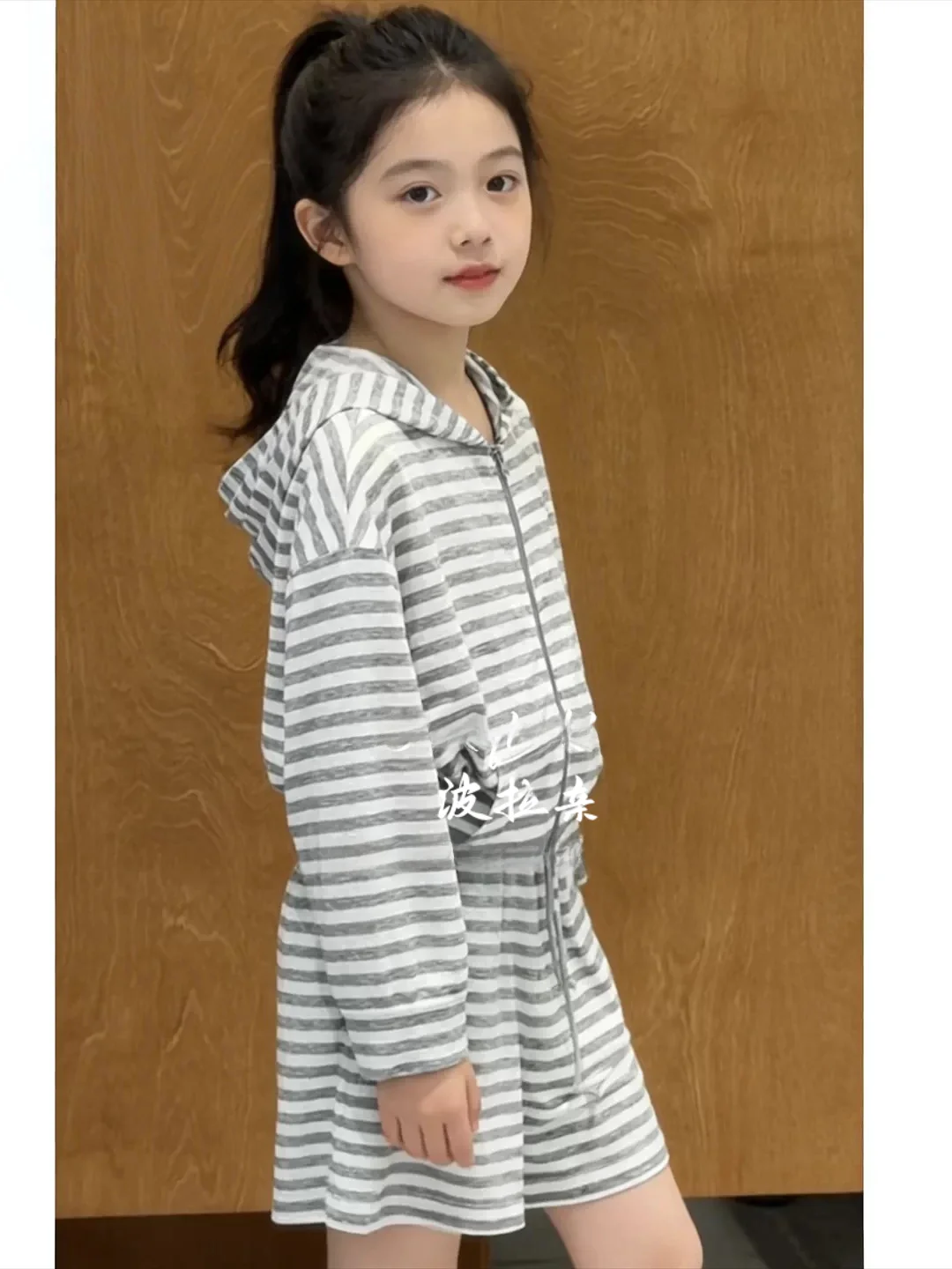 completo-estivo-boraqin-per-bambini-giacca-a-righe-con-protezione-solare-e-pantaloncini-color-block-stile-coreano-outfit-coordinato-genitore-figlio