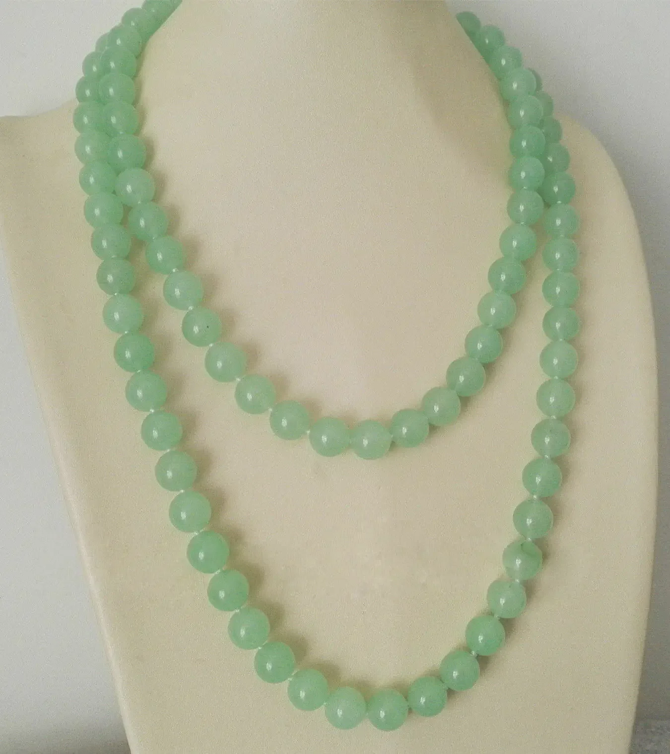 

Long 32" 10mm Light Green Jade Round gemstone Necklace AAA