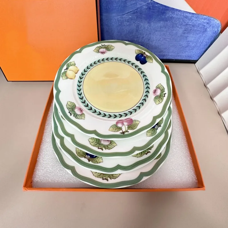 

Modern Minimalist Ceramic Round Plate Luxury Bone China Design Simple Style New Arrival Perfect for Housewarming Gift