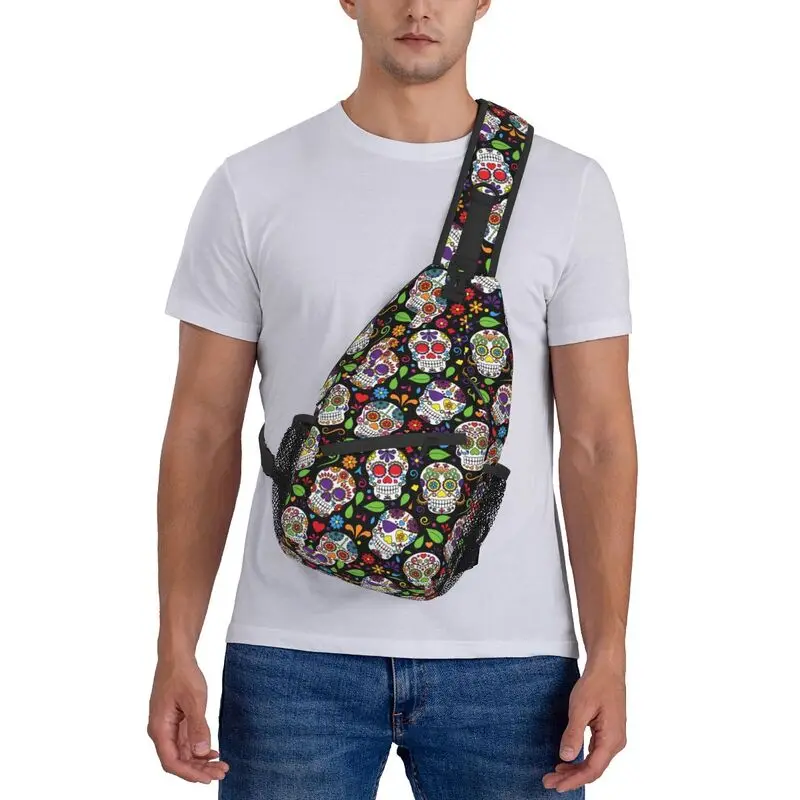 Colorido crânio de açúcar padrão flor estilingue saco no peito dia dos mortos ombro crossbody mochila para homem viagem caminhadas daypack