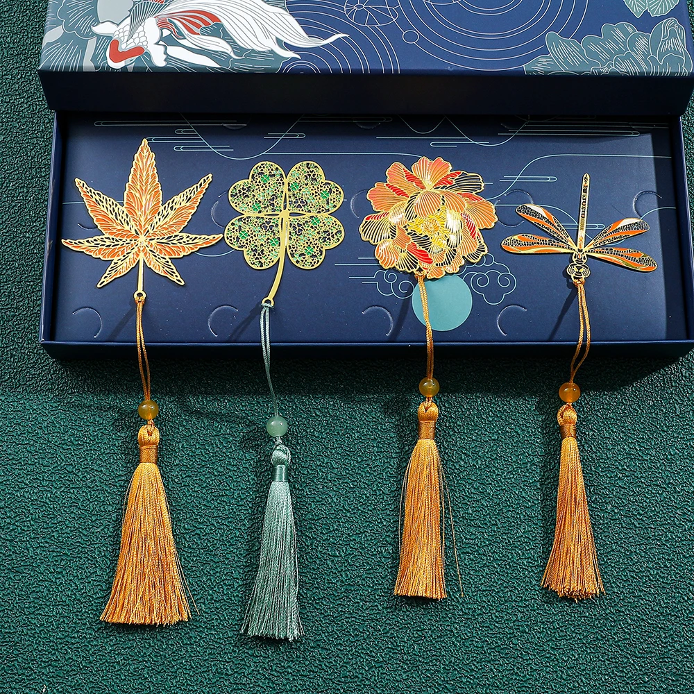

Chinese Style Handmade Bookmark Clover Pattern Bookmark Gifts for Reading Lovers Collectible Gifts for Friends
