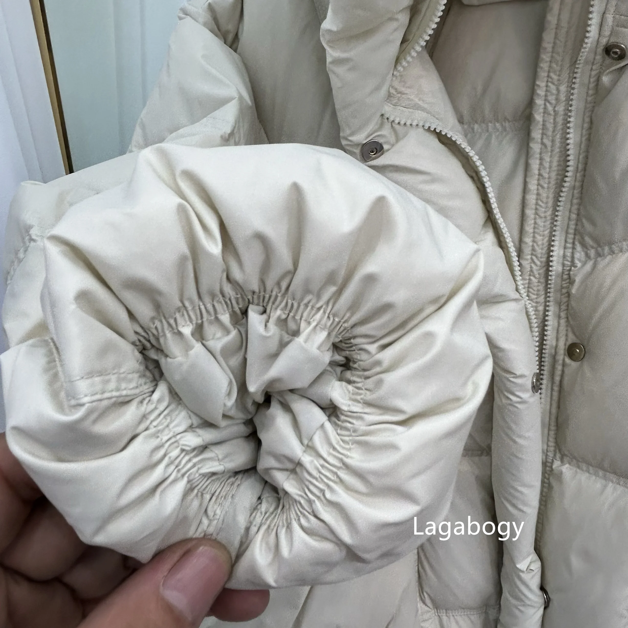 Lagabogy 2025 New Winter Thick Warm Puff Jacket Women 90% White Duck Down Coat Female Hooded Medium-length Loose Zipper Parkas