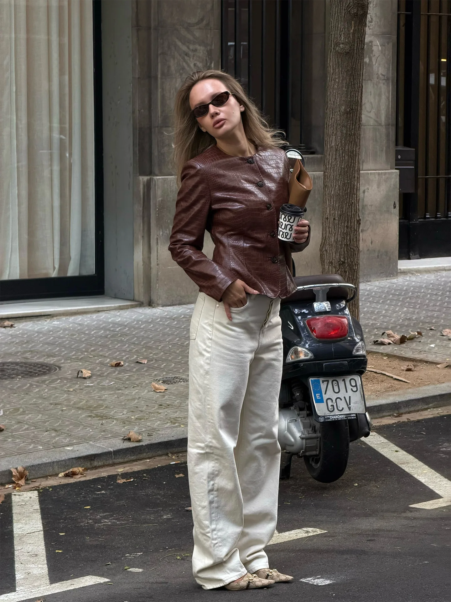 Retro crocodile pattern PU leather jacket for women, round neck single-breasted waist slim-fitting short jacket top