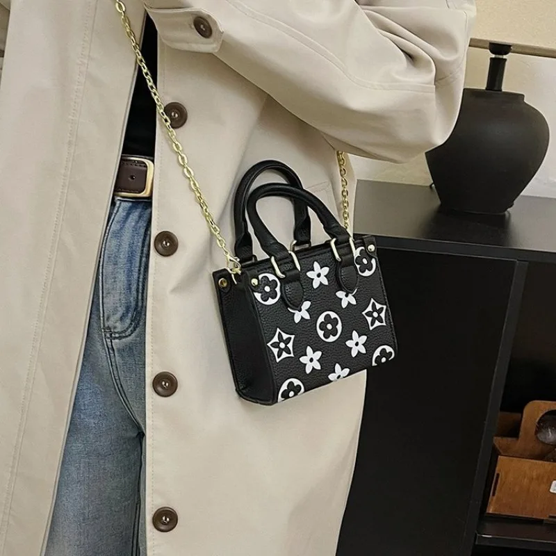 

Stylish Women Crossbody Bag Casual Shoulder Bag With Adjustable Strap For Work Travel And Daily Use