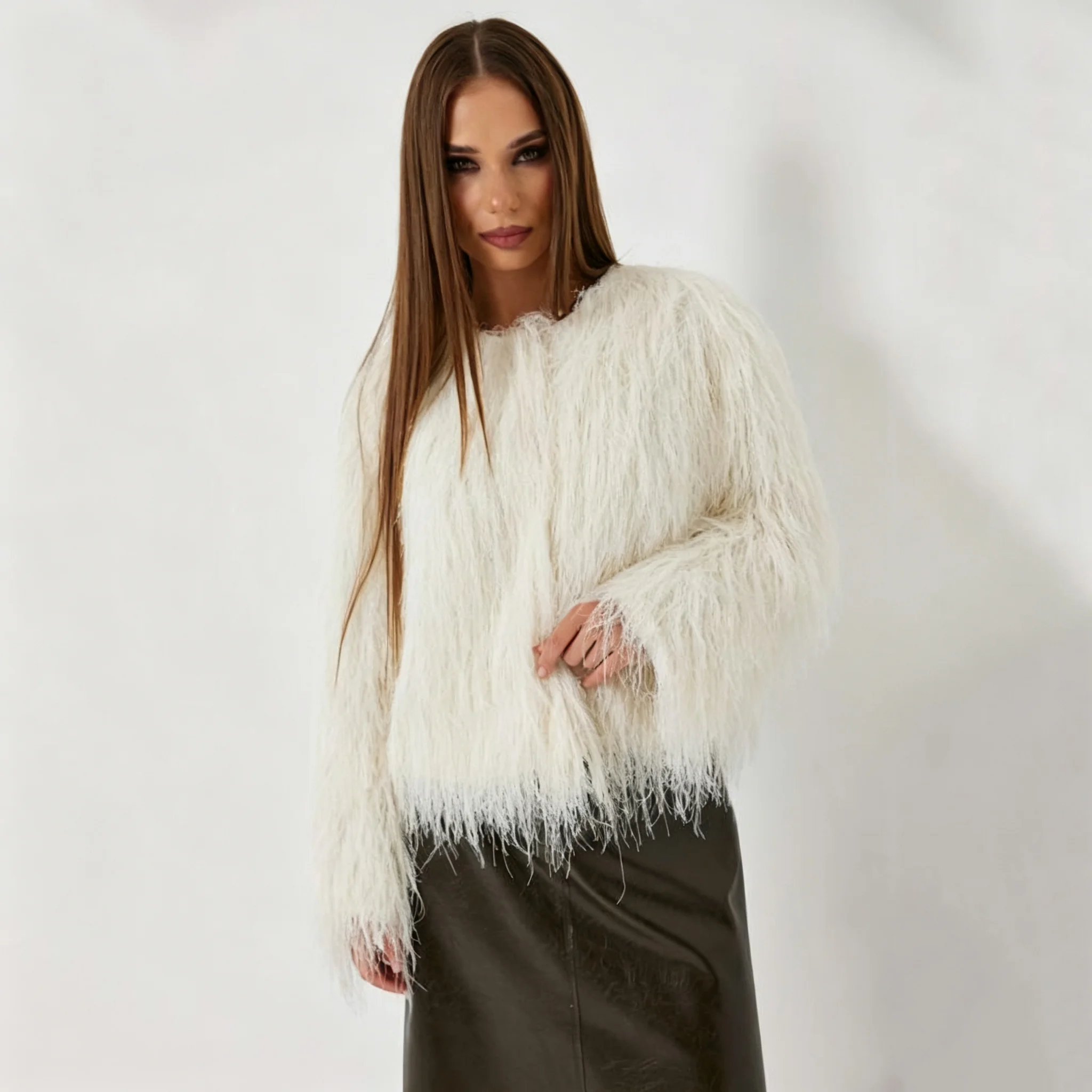 RU Women Cropped Shaggy Faux Fur Jacket Crew Neck Hidden Button Loose Drop Shoulder Fashion Fluffy Warm Coat