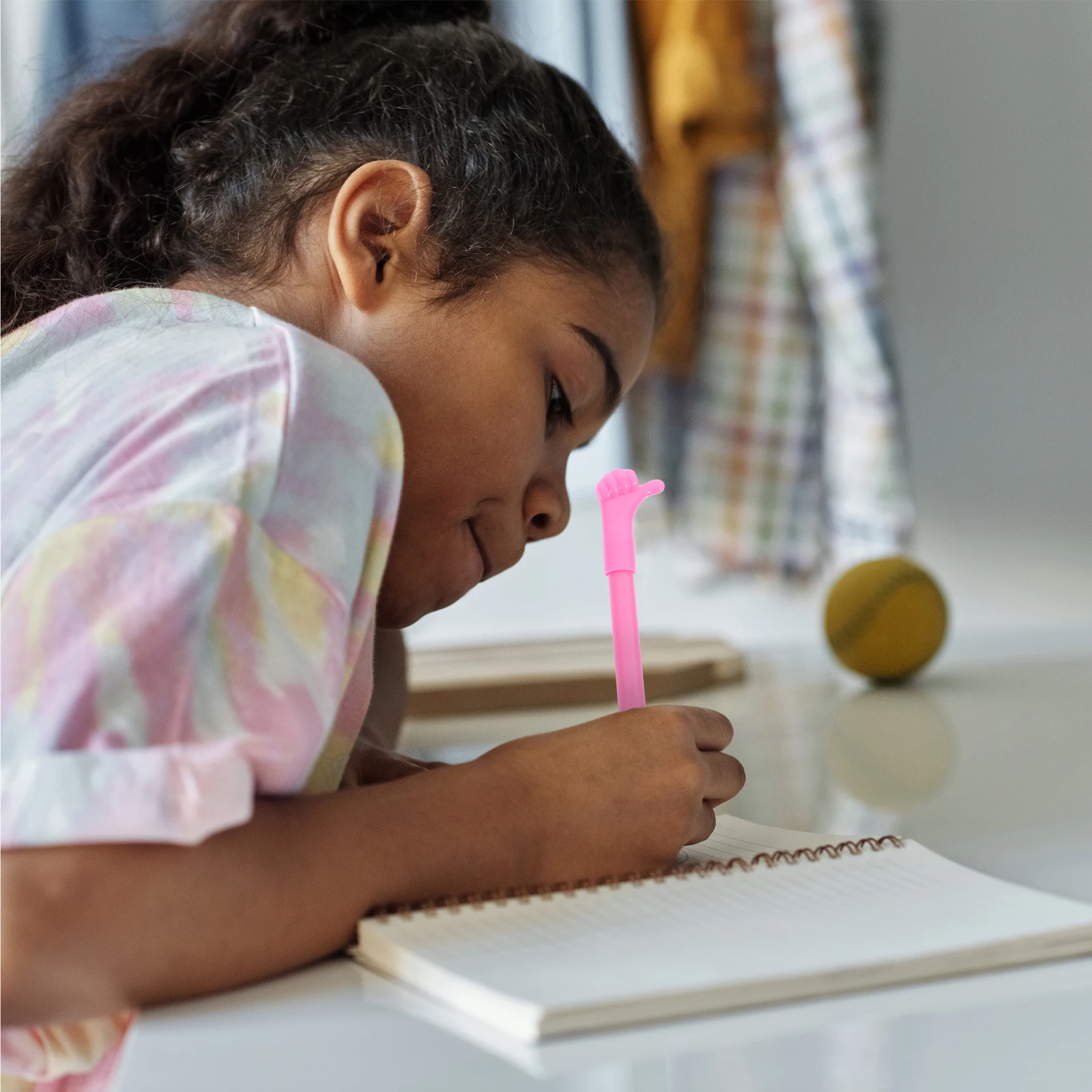 

6Pcs Thumbs Up Ballpoint Pens Unique Cartoon Design Plastic Portable Writing Tools Thumbs Up Ballpoint Pen