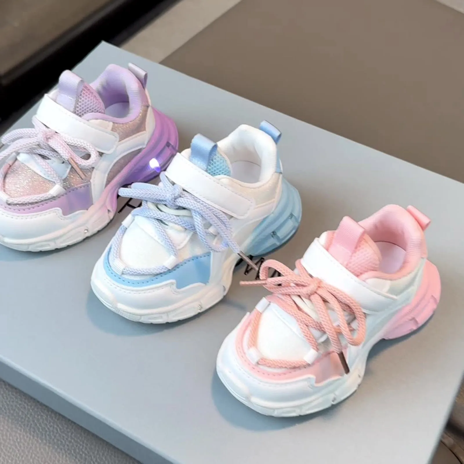 Zapatos con luces LED para niñas, zapatillas deportivas con purpurina a la moda para niños, zapatos informales de princesa para niños, zapatos deportivos transpirables para correr para primavera y otoño