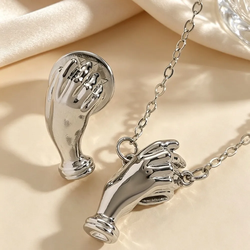 Creative Hand-Shaped Corsage Brooch Versatile French Flower Holder Necklace Retro Jewelry Vintage Hand-Held Bouquet Pin Gift