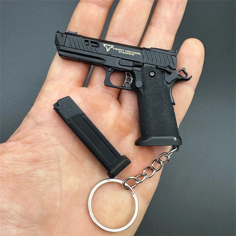 1:3 Pitviper Metal Gun Keychain Shell Eject Miniature Gun Keyring Alloy Pistol Toy Model Pendant Collection Gift