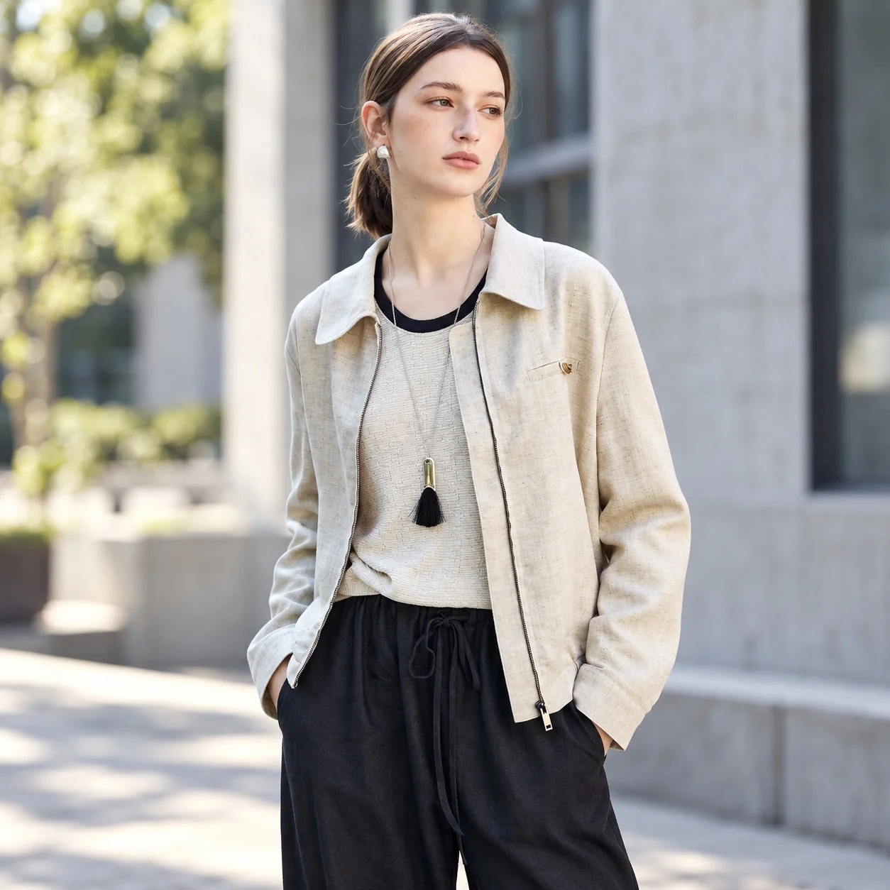 Notched Lapel Casual Coat Regular Length Urban Casual with Pocket Detail Three Dimensional Cut Straight Fit Jacket Women
