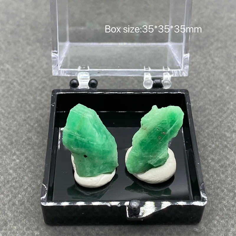 

100% Natural green emerald mineral gem-grade crystal specimens stones and crystals quartz crystals +Box 3.5cm