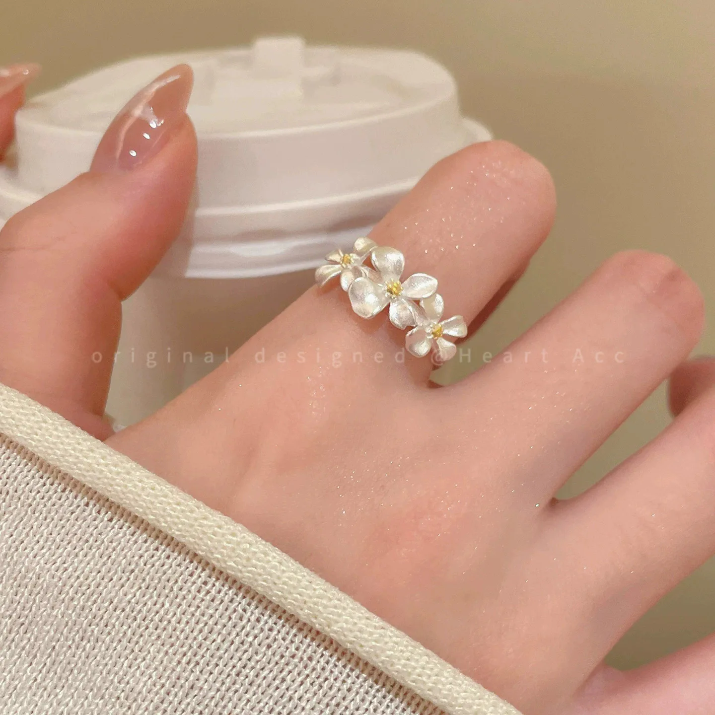Retro Glam Floral Ring Vintage Silver Glamorous Petal Gold Stamen Open Band for Women Retro Theme Party Night Out Vintage Wear