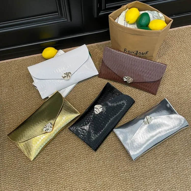 

2026 New Women's Large-Capacity Solid Color Bag - Stylish Casual Envelope Clutch, Minimalist Niche Purse for Daily & Party