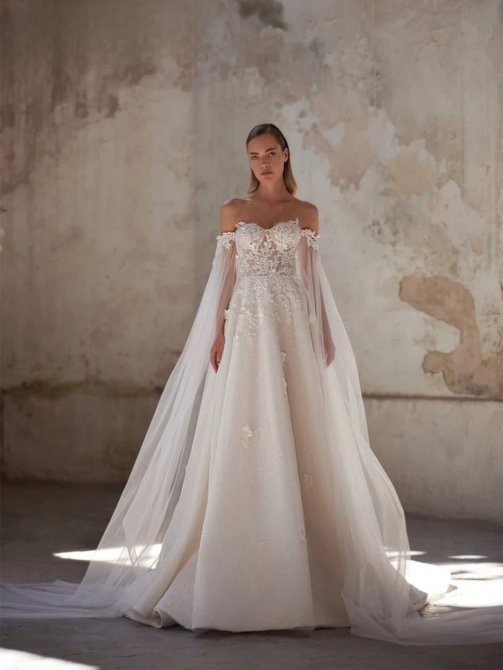 Vintage Beaded Lace Appliques Tulle Wedding Dress Sweetheart  Appliques Cape Sleeves Bridal Gown Customized vestido de novia