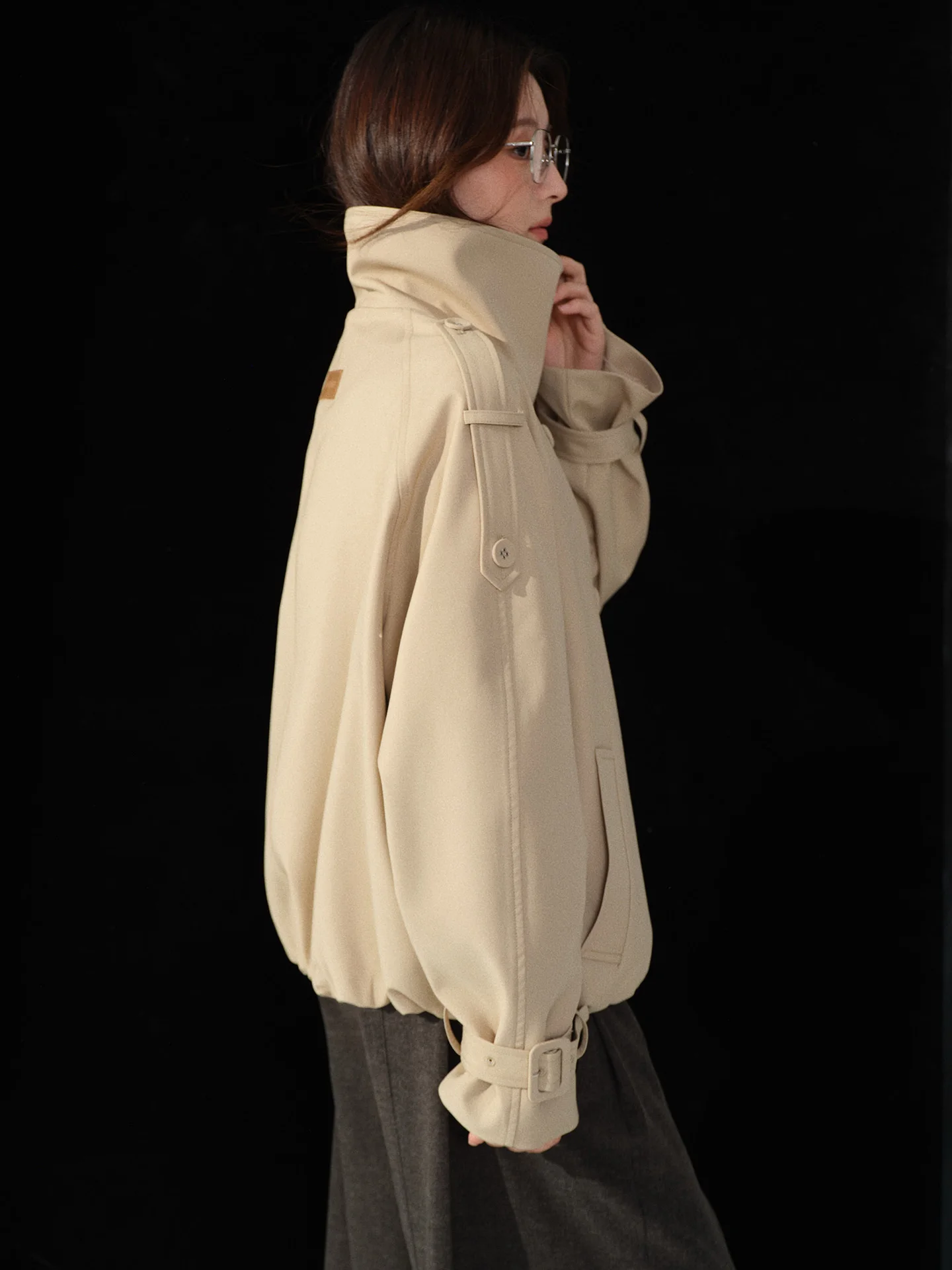 เสื้อโค้ทเทรนช์โค้ททรงดับเบิ้ลเบรสต์สำหรับผู้หญิง สไตล์เรโทร แขนเสื้อแบบแร็กแลน ทรงหลวม ดีไซน์เก๋ไก๋ ปกเสื้อแบบลาペル เหมาะสำหรับฤดูใบไม้ร่วง สวมใส่สบายๆ