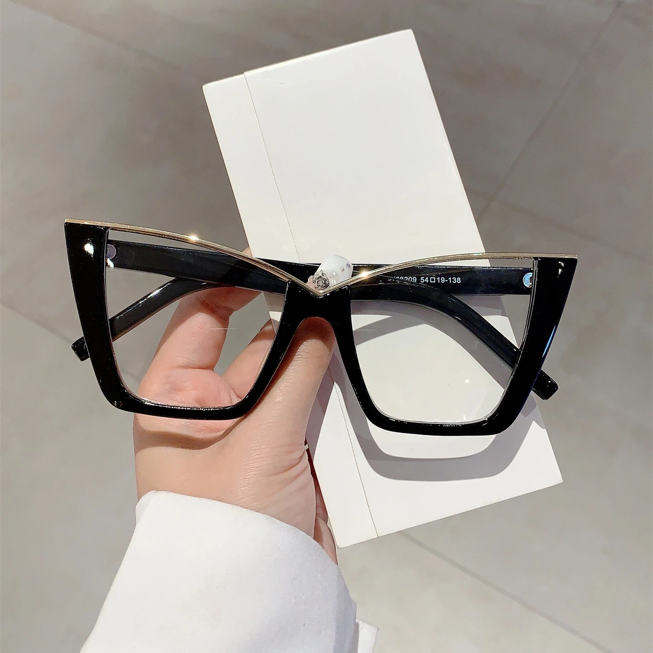 KAMMPT Oversized Cat Eye Glasses Women Trendy Vintage Blue Light Blocking Eyewear Brand Design Chic Non-prescription Eyeglasses