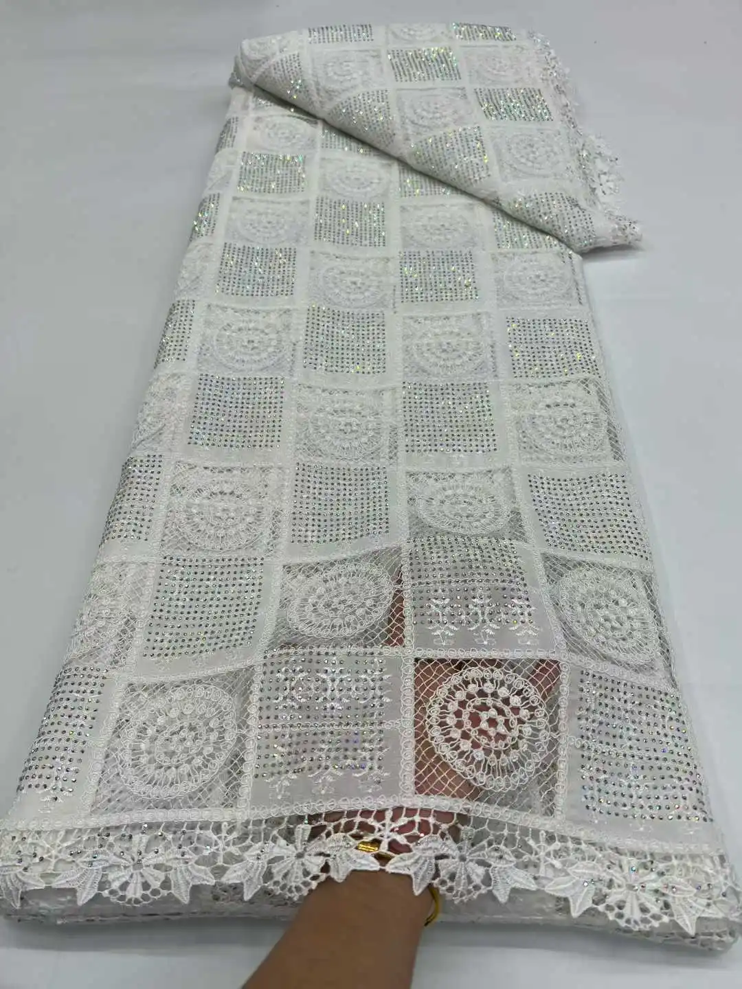 

Высококачественное африканское водорастворимое кружево 2026 года, нигерийское гипюровое кружево для женских платьев и свадебных нарядов, 5 ярдов
