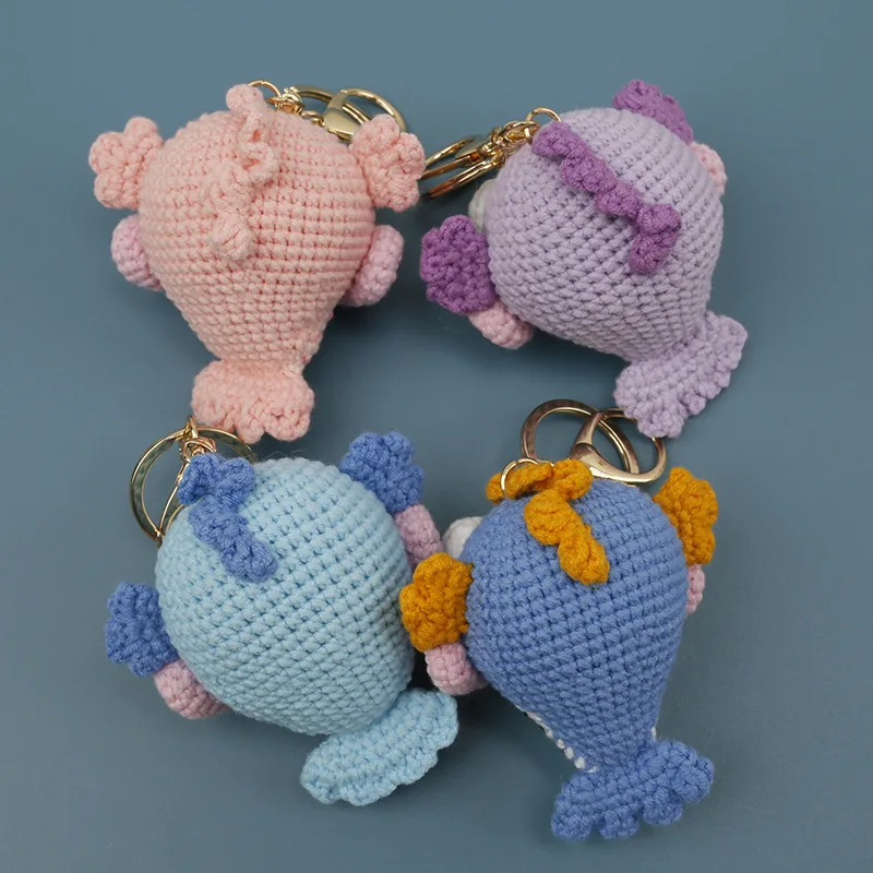 Lustiger gehäkelter Wurstfisch-Schlüsselanhänger, handgewebter Fisch-Anhänger, kreativer gestrickter Tier-Rucksackanhänger, lustiges Geschenk – Detail 4