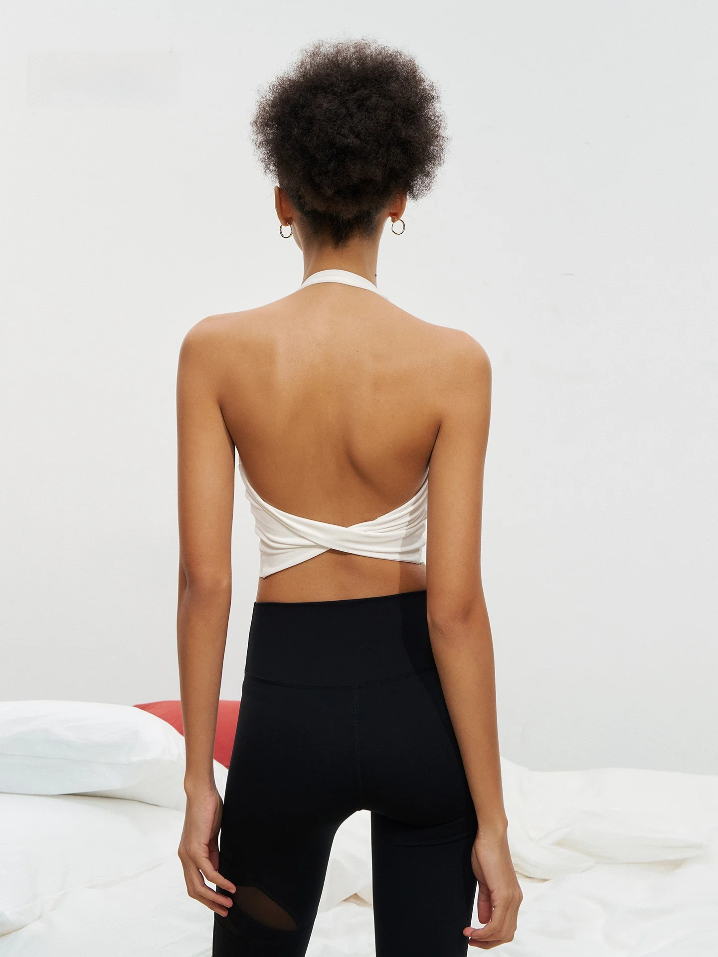 asbait-soutien-gorge-de-sport-une-piece-pour-femme-ideal-pour-le-yoga-l'entrainement-le-pilates-avec-design-dos-nu-et-soutien-gorge-integre