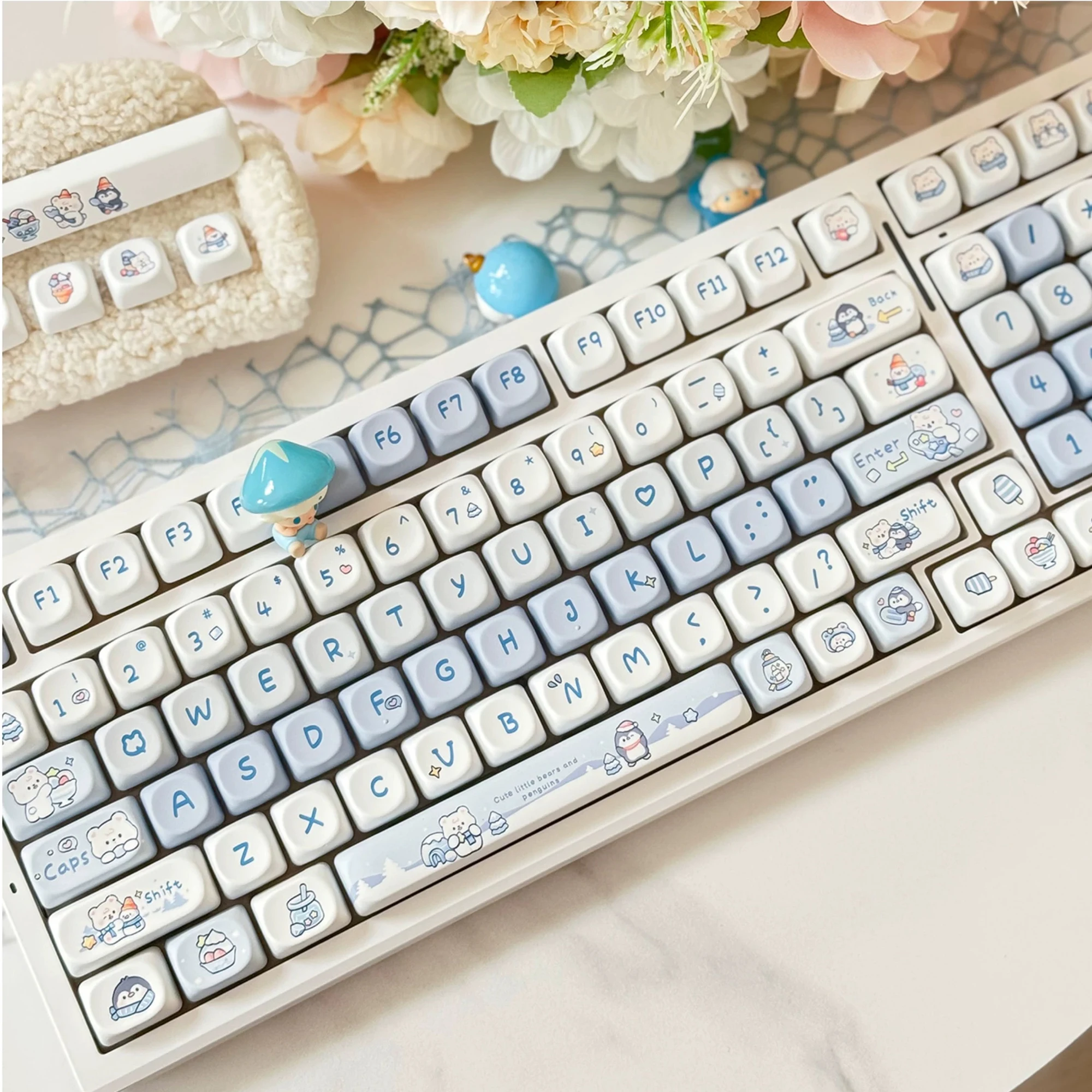 140 Keys/Set Ice Bear Keycaps DYE-SUB PBT SOA Profile Blue Anime Keycaps Alice layout for mechanical keyboard 2.25U 2.75U