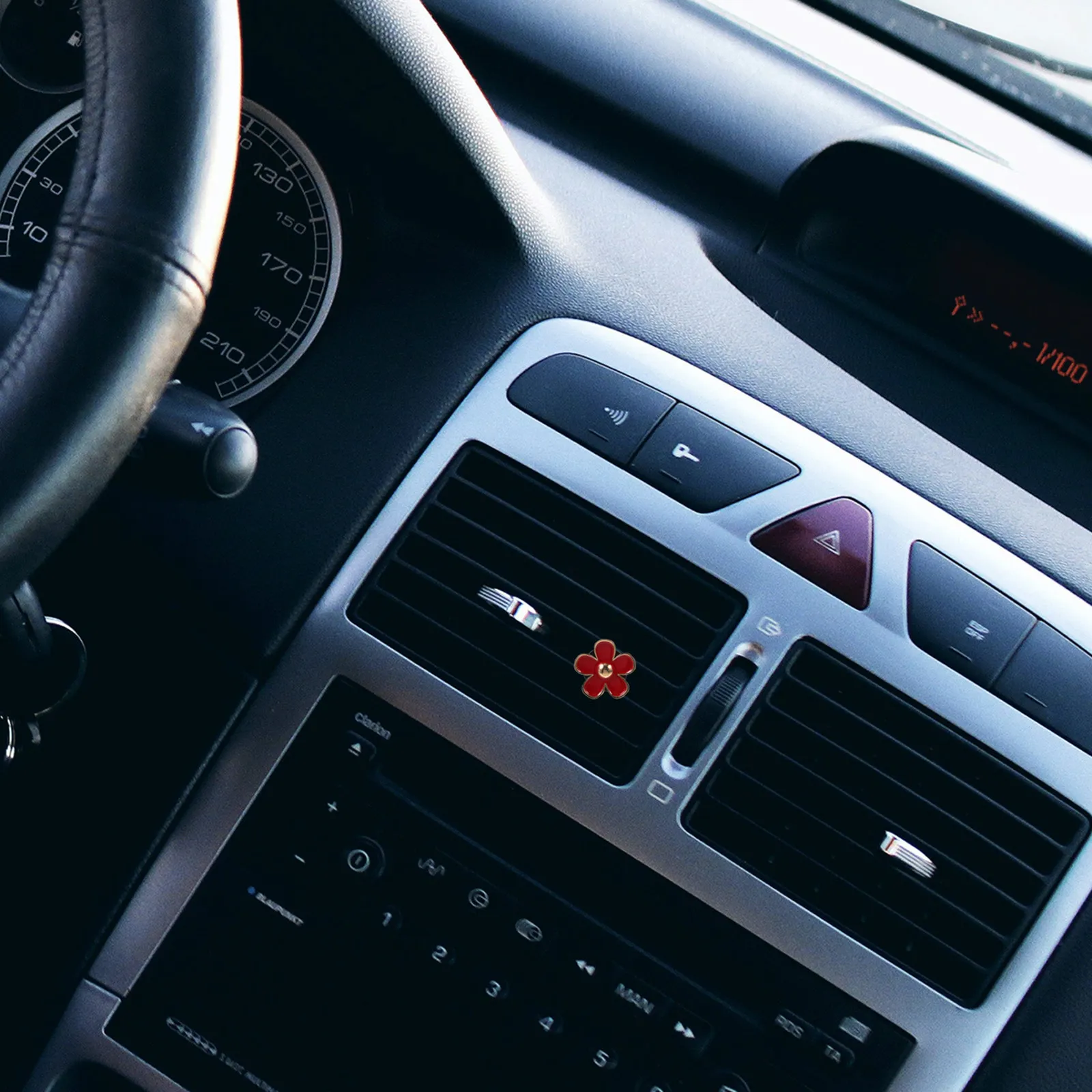 

4Pcs Car Air Vent Clips Elegant Flower Design Metal Clip Car Vent Decoration Auto Interior Accessories Aroma Clip