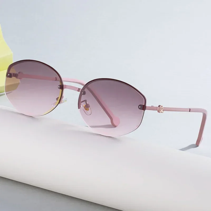 

2025 New Fashionable Frameless Sunglasses Women Trendy Edge Cut Shades UV Protection Lightweight