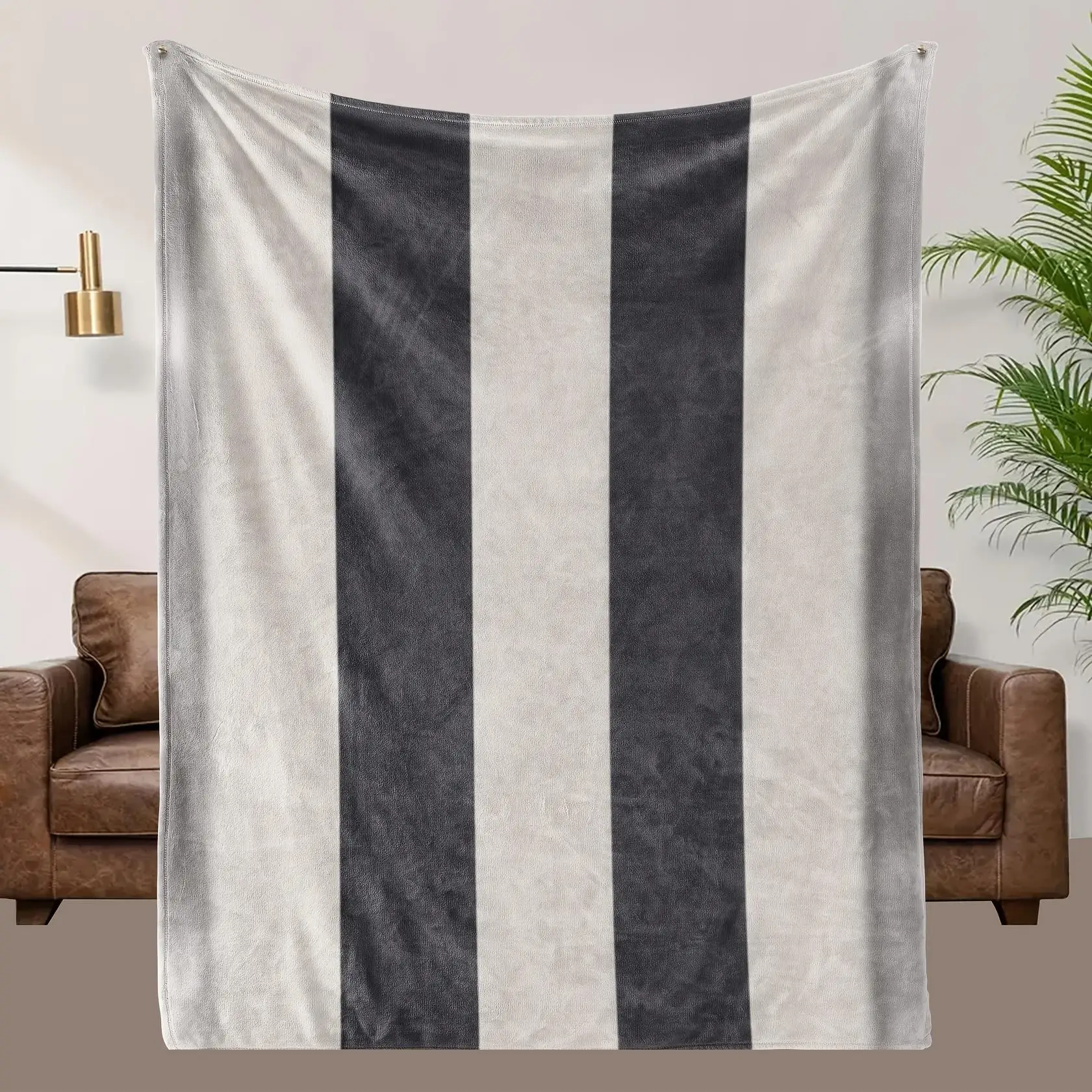 

1 шт. одеяло с принтом в черно-белую полоску, полиэфирная ткань, можно стирать в машине, подходит для украшения спальни и гостиной.