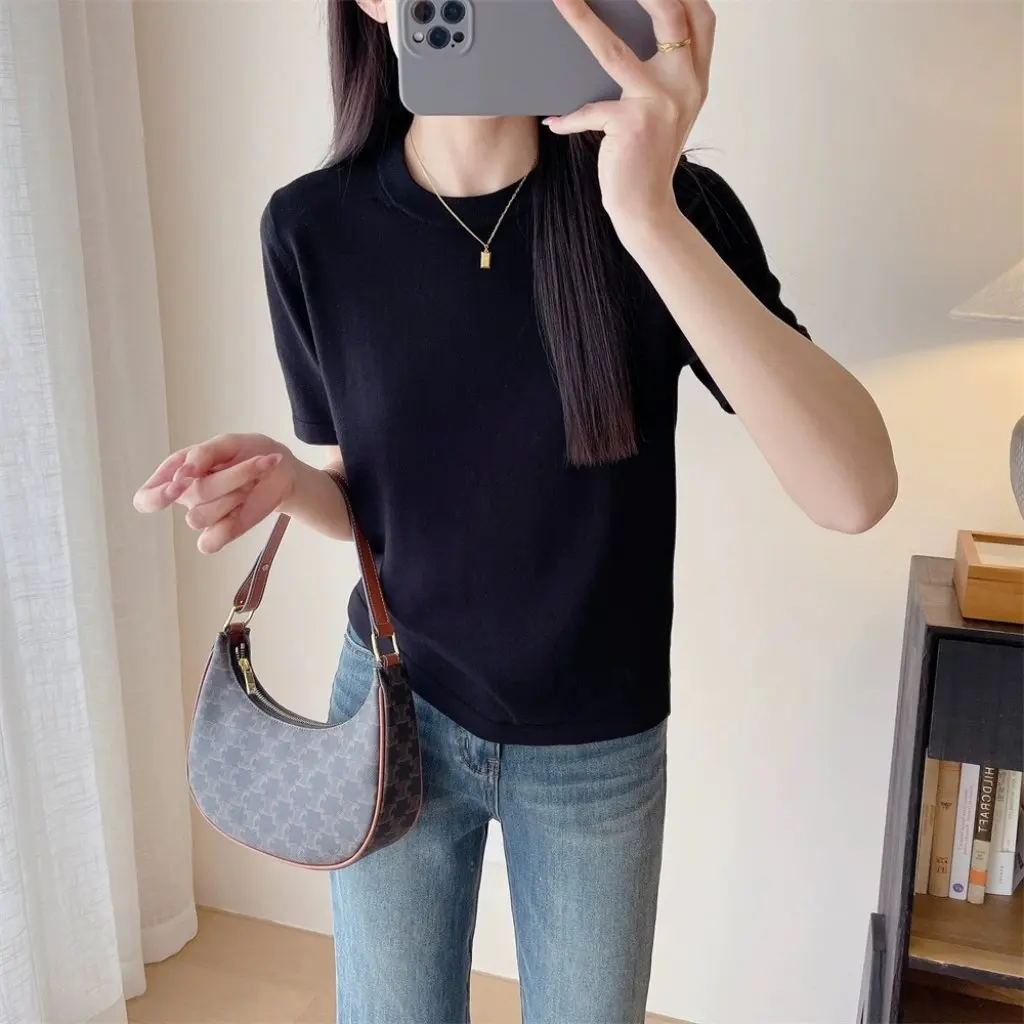 

Высококачественный женский минималистичный свитер в стиле Old Money, свободная тонкая хлопковая футболка с короткими рукавами «Джокер»