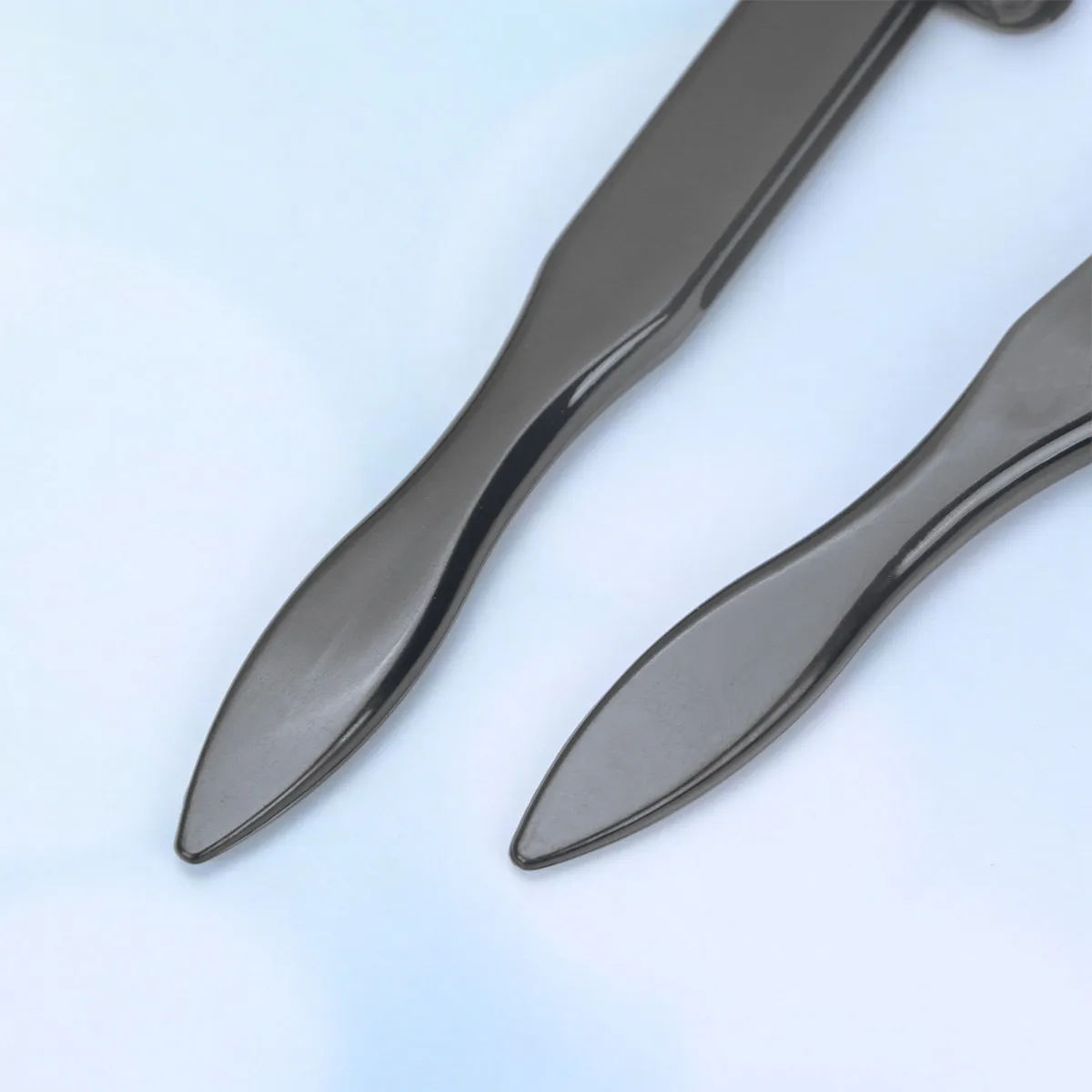 

4Pcs Stainless Steel Eyebrow Comb Foldable Metal Teeth Plastic Handle Eyebrow Tool Travel Portable Precision Grooming Essential