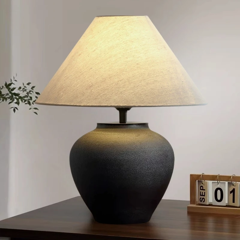 

Japanese-style ceramic pot wabi-**** wind table lamp bedroom bedside lamp new Chinese retro B & B hotel living room l