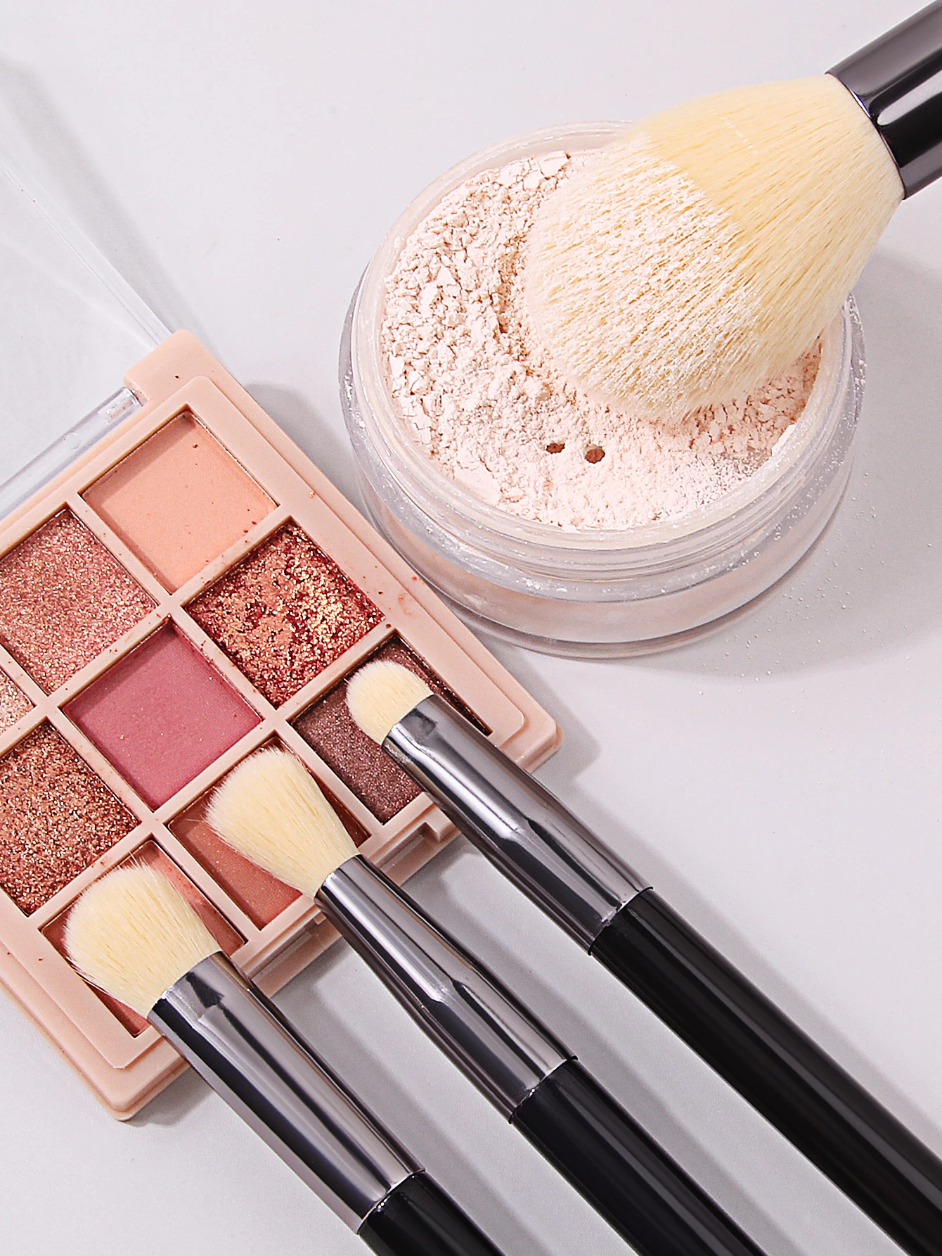 4-delige zachte mini-make-upborstelset, losse poederborstel, blushborstel, concealerborstel, professionele schoonheidstools voor beginners