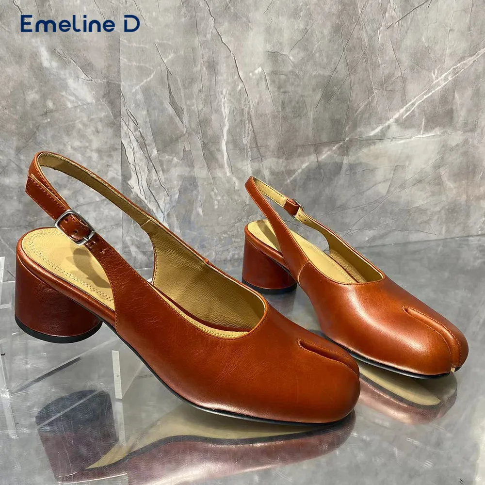 Sepatu Slip On Tabi untuk wanita, sepatu selop kulit warna polos hak tebal kasual, sepatu Ankle gesper sederhana modis