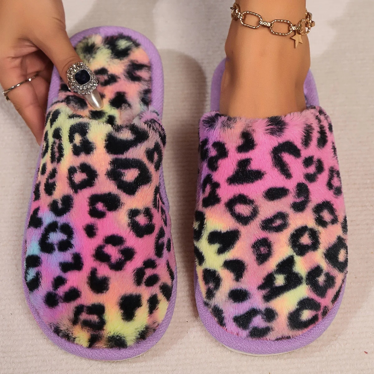 شباشب نسائية مشهورة في الخريف والشتاء، ديكور منزلي بطبعة جلد الفهد، أرضية خشبية داخلية مضادة للانزلاق، شباشب قطيفة