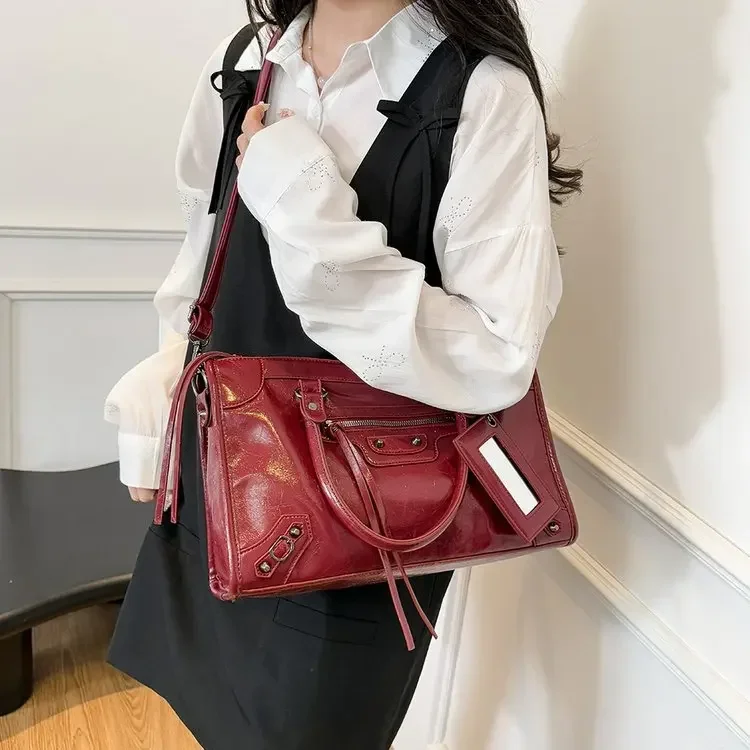 Luxe hoogwaardige minimalistische vintage crossbodytas met letterlogo voor dames Casual commuter Modieus en elegant leer
