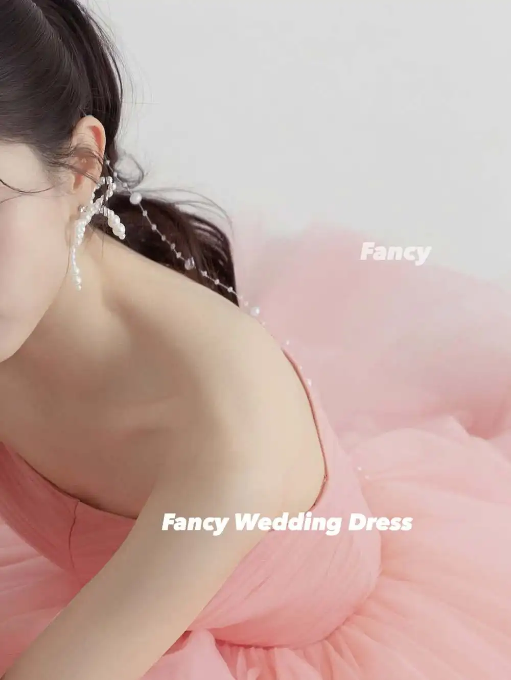 Fancy Princess Peach Pink Wedding Party Engagement Dresses Tiered Ruffles A Line Bridal Gown With Black Shawl Customized
