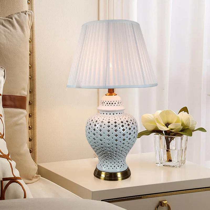 American Creative White Hollowed-out Ceramic Floor Lamps Fabric Lampshade Standing Light Hotel Villa Luxury Decoration Desk Lamp